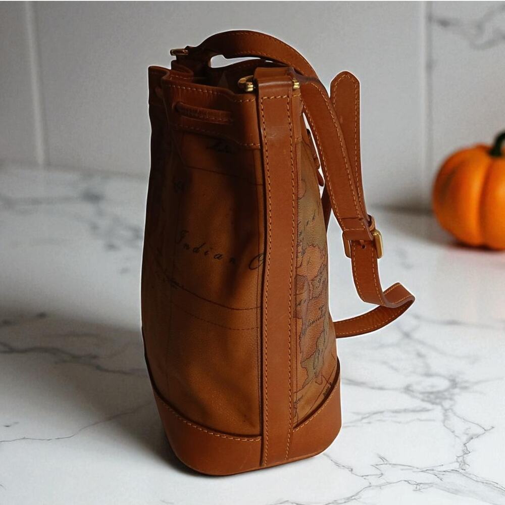 Authentic Alviero Martini Classe World Map Bucket Bag - Picture 3 of 16